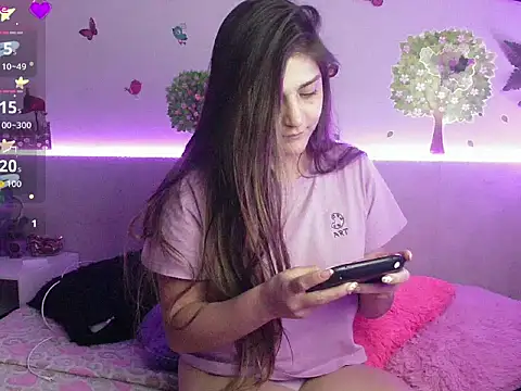 emily_cooper_t's cam snapshot