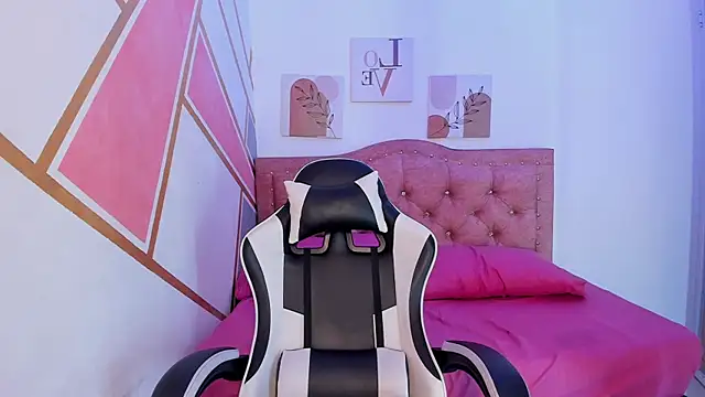 GiaCutee's cam snapshot