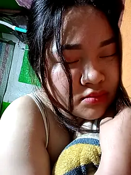 Bee-bgolden's cam snapshot