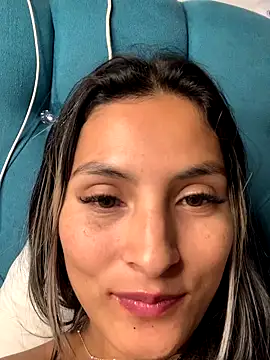 Cami_Leon2's cam snapshot