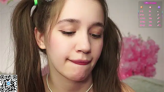 AmiLewis's cam snapshot