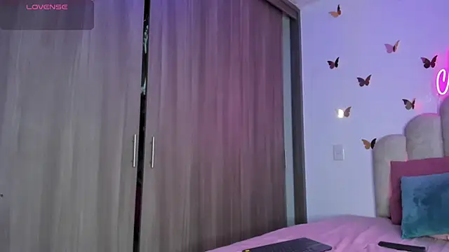 NaomiAsha's cam snapshot