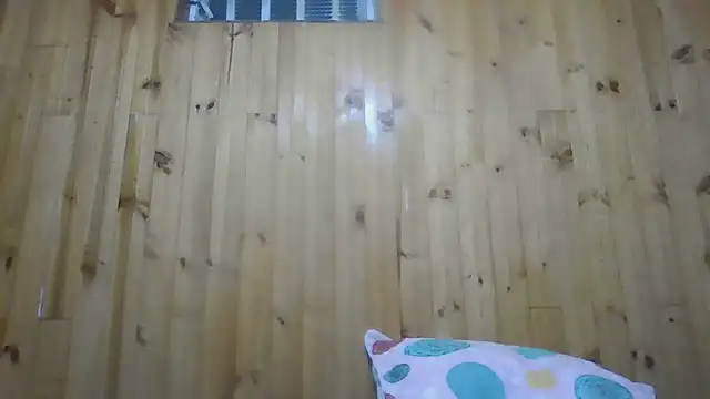 Roselingalvis13's cam snapshot