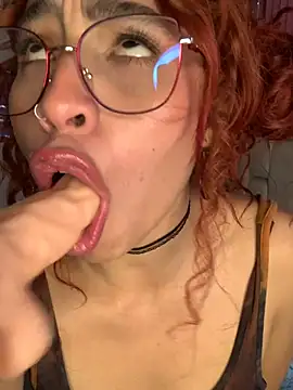 PrettyChloe_'s cam snapshot