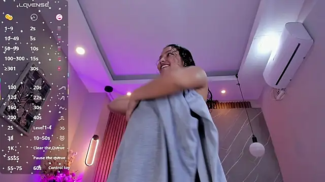 emma__rose1's cam snapshot