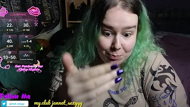 JannetPie's cam snapshot