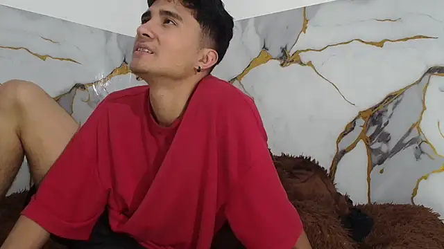 SaraAndThomas's cam snapshot