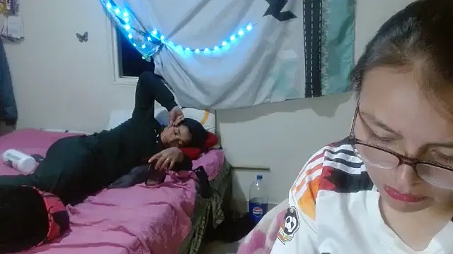 clayre_and_jill's cam snapshot