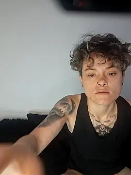 megan_cr's cam snapshot