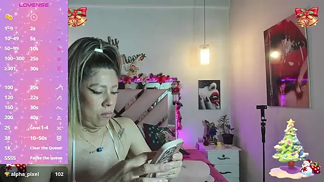 Karly_moon's cam snapshot