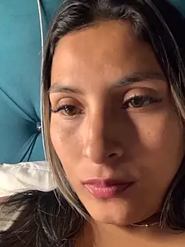 Cami_Leon2's cam snapshot