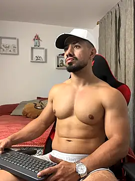 Ezzio_Scolaro live sex cam