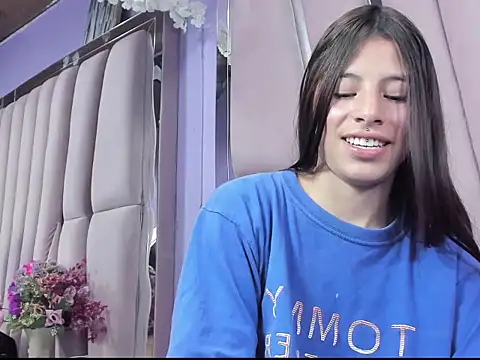 Sasha_Petitte's cam snapshot