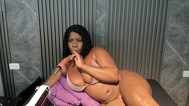 SaraiEvans's cam snapshot