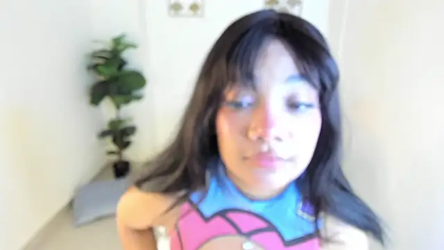 Mathilde_lina's cam snapshot