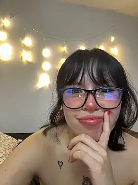 aliciia_23's cam snapshot