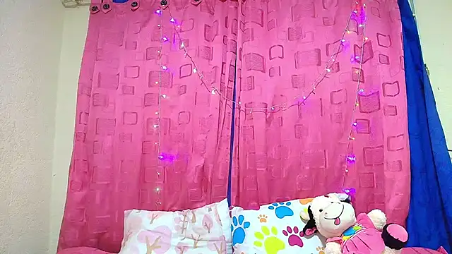 AmmyCutec_'s cam snapshot