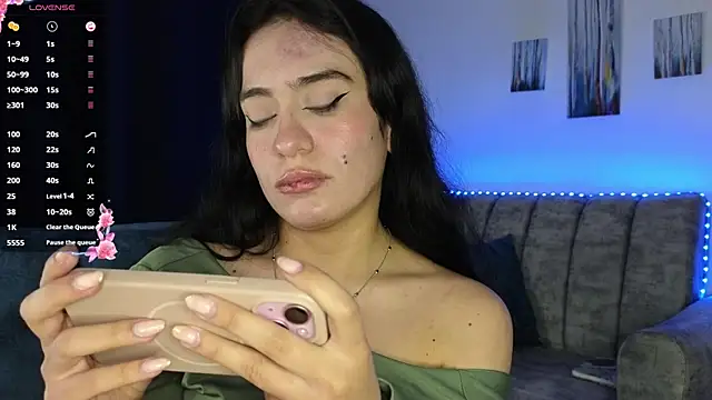 ZaraDames_'s cam snapshot