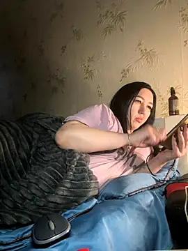 Naughtbaby_2025's cam snapshot