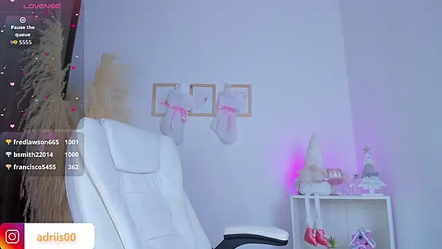 shannel_moss__'s cam snapshot