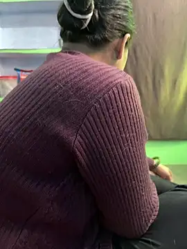 lonlygirlpriya7's cam snapshot