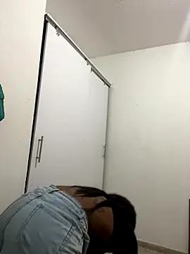 zaracollins01's cam snapshot