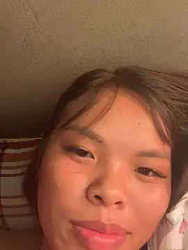 hello-cute's cam snapshot