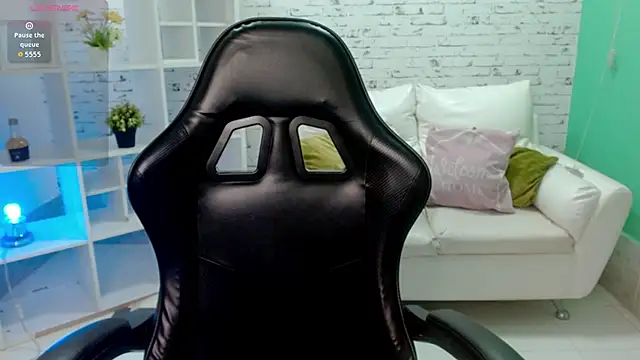 Scandarkmarie's cam snapshot