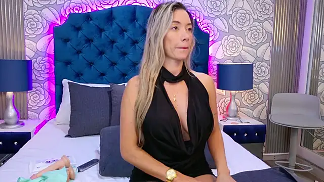 AnnaQuinn's cam snapshot