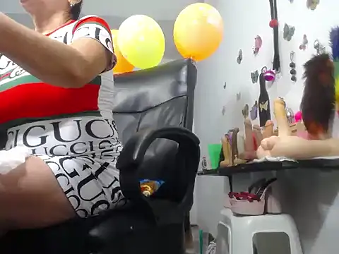 mature_bigboobs10's cam snapshot