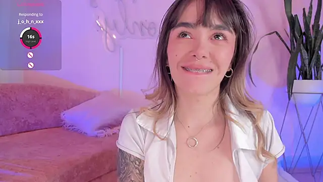 Lucy_Vega's cam snapshot