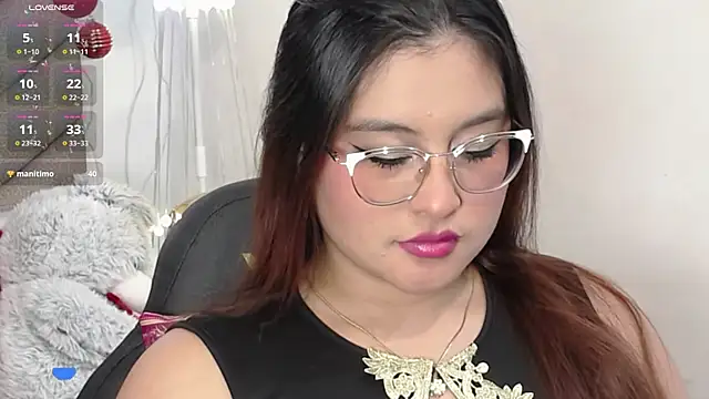 heluejamil's cam snapshot