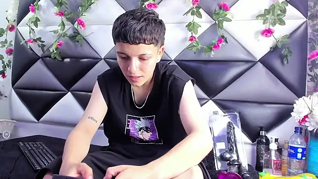 Megan_Thompson_'s cam snapshot