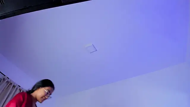 tyra_bankss_'s cam snapshot