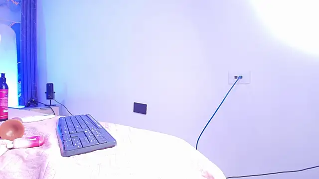 abbyrouss_'s cam snapshot