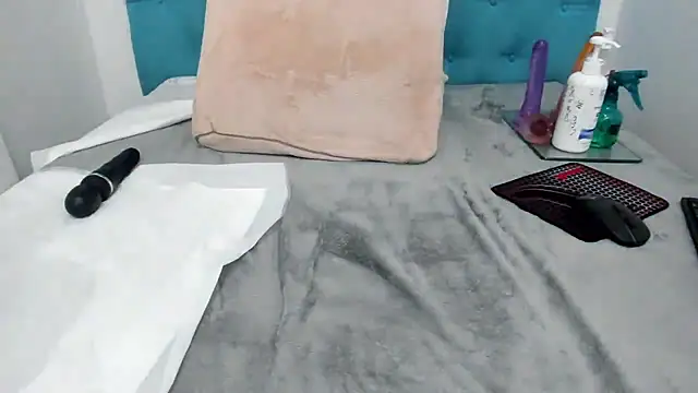 candy_big_tits18's cam snapshot