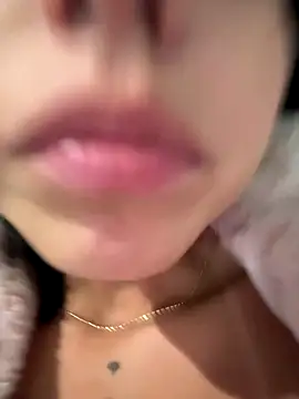 NicolRoss_'s cam snapshot