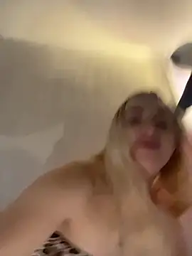 RuxyCatrina's cam snapshot