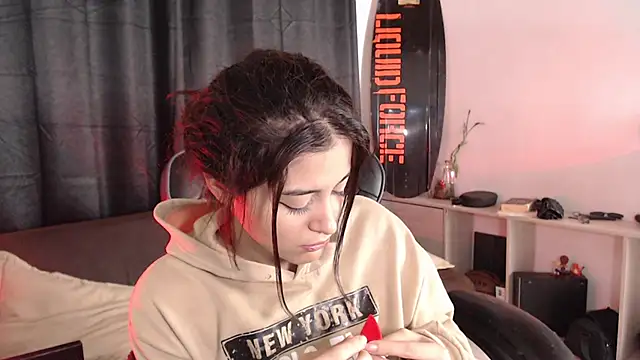 lizzy-c-e-e's web cam