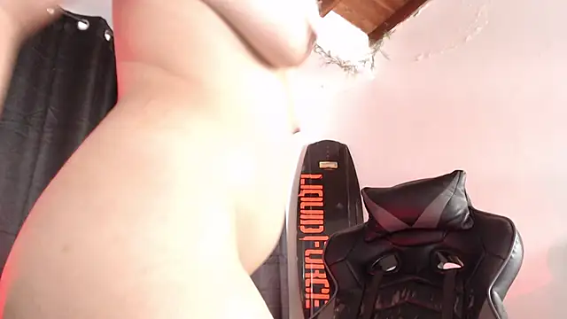 lizzy-c-e-e's cam snapshot