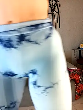 angierot2025's cam snapshot