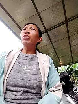 bella-la's cam snapshot