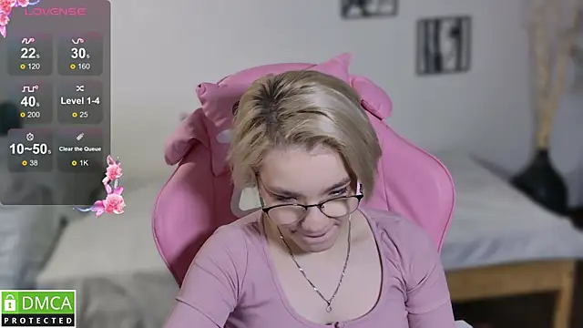 Megan_Lora's cam snapshot