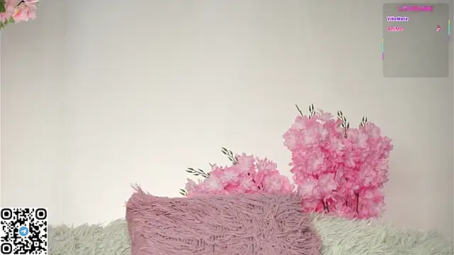 AmiLewis live sex cam