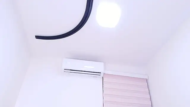 nicol_f's cam snapshot