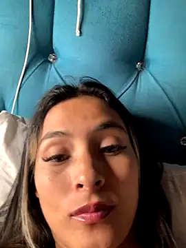 Cami_Leon2's cam snapshot