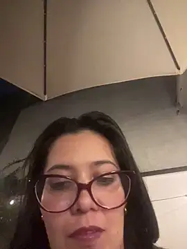 TAMARALEWISMD's cam snapshot