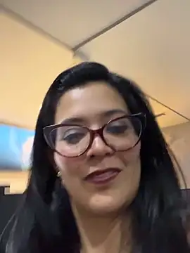 TAMARALEWISMD's cam snapshot