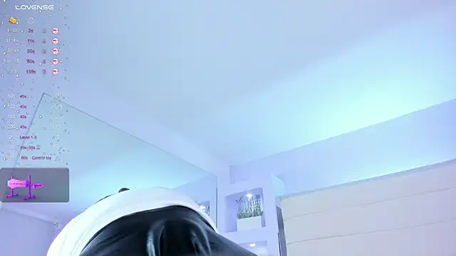 Isabella_Daniell's cam snapshot