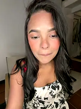 MIAROGGERSS's cam snapshot